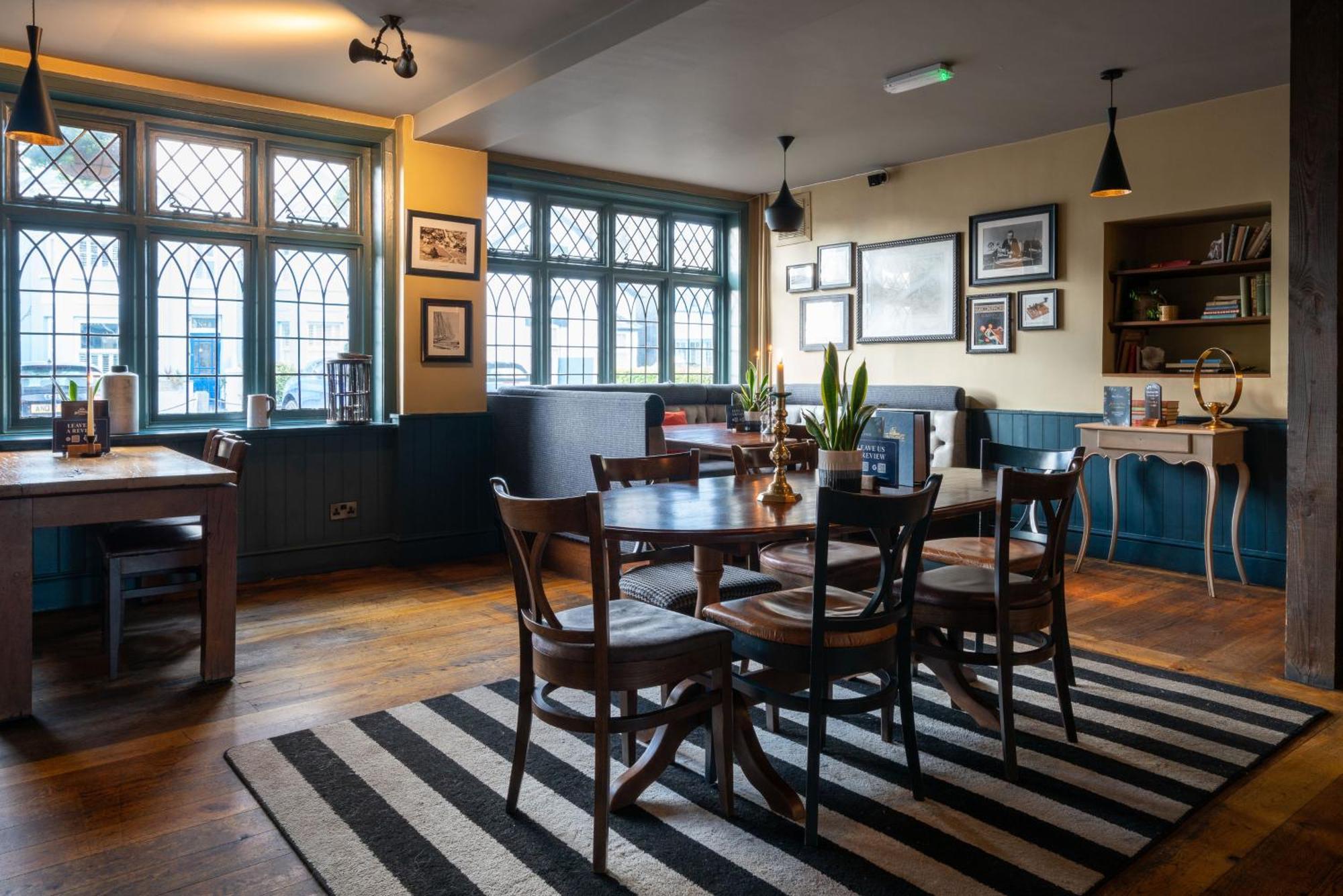 The Mayflower Lymington Buitenkant foto